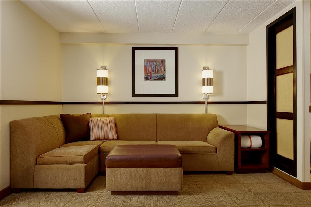 Hyatt Place Atlanta Airport South Hotel Room photo